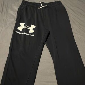 Men's Under Armor Sweatpants. Size Large. Black.
